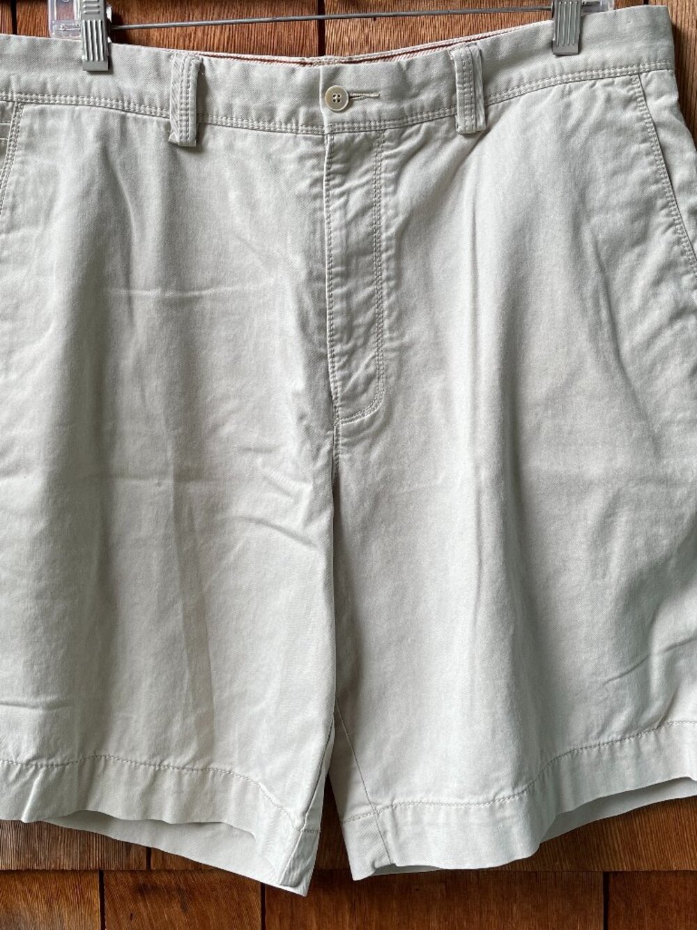 EUC Tommy Bahama Light Tan Stretch Wrinkle Resistant Shorts in Men's 35